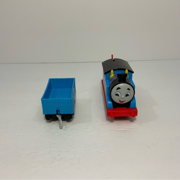 Thomas & Friends Trackmaster Motorized Thomas The Tank Engine Train w Tender Car - Picture 3 of 6